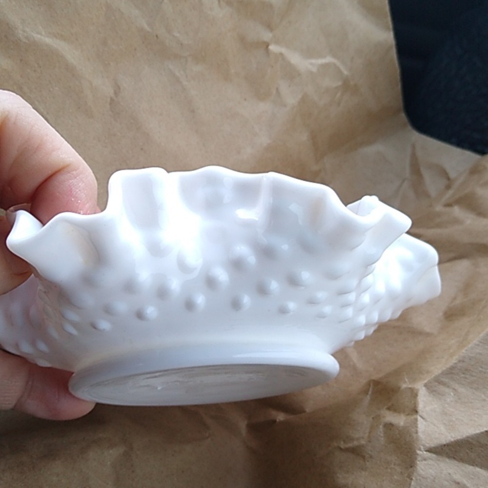 Vintage Fenton hobnail milk glass crimped ruffle edge bowl candy dish - Picture 4 of 5